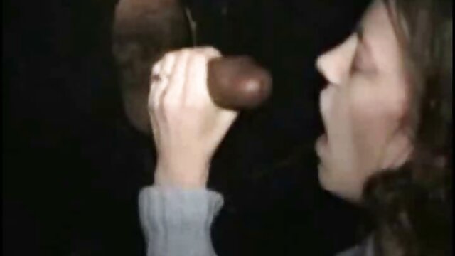 ที่ดีที่สุดหนังโป๊ :  สีบลอนด์น่ารักกำลังขัดไก่ใหญ่ด้วยปากของเธอที่จูบได้ วีดีโอ เย ด กัน ผู้ใหญ่วีดีโอ 